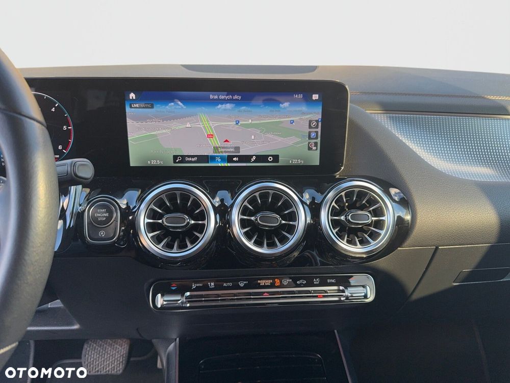 Mercedes-Benz GLA 220 d 4-Matic Progressive 8G-DCT - 14