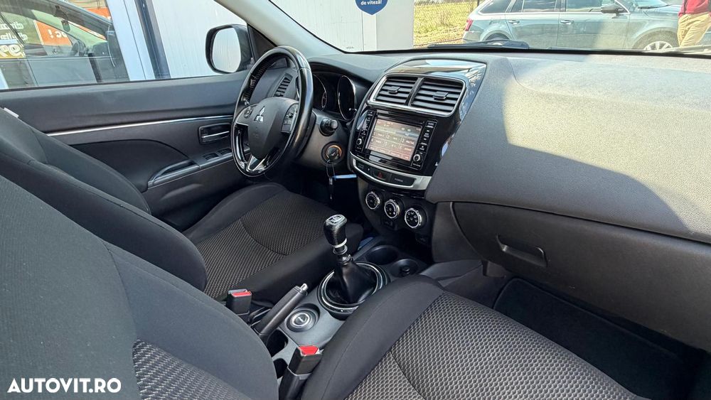 Mitsubishi ASX - 8