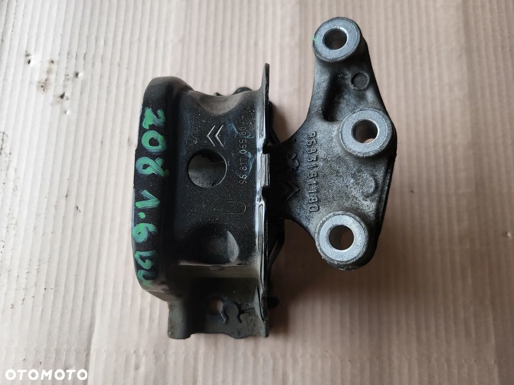 Łapa poduszka silnika Peugeot 208 1.6 BLUEHDI - 1