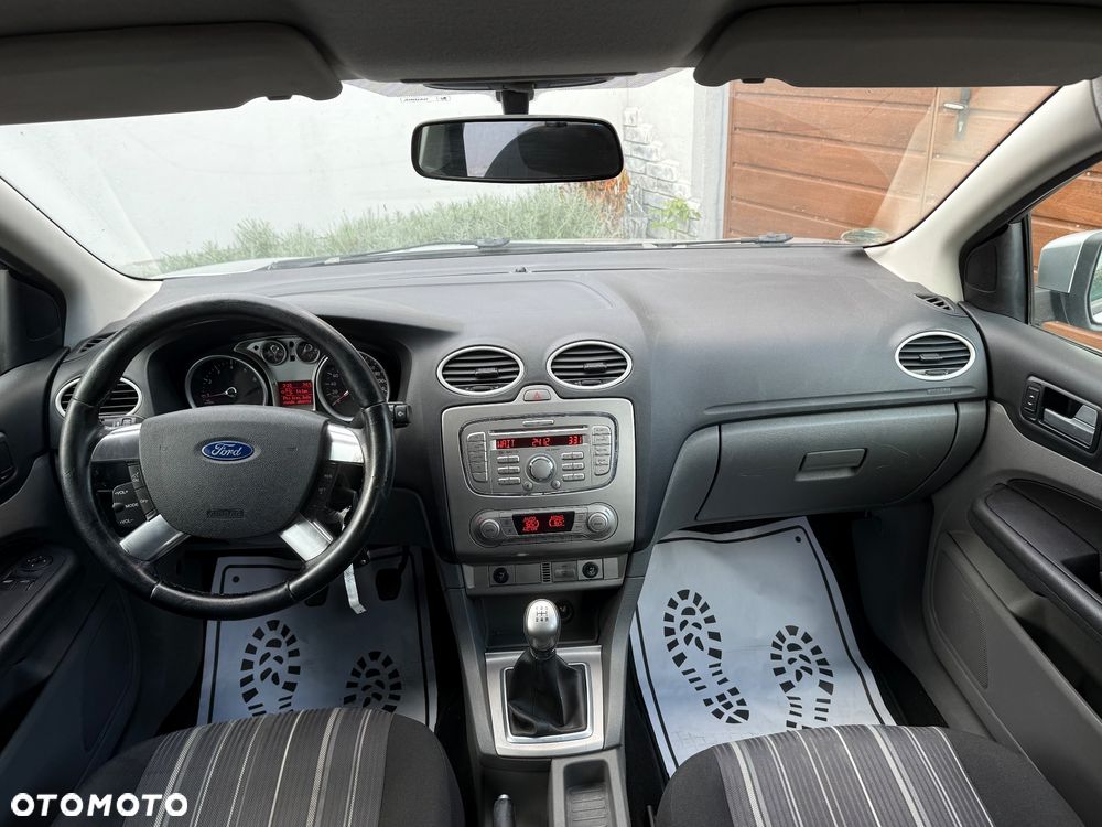 Ford Focus 1.6 16V Titanium - 5