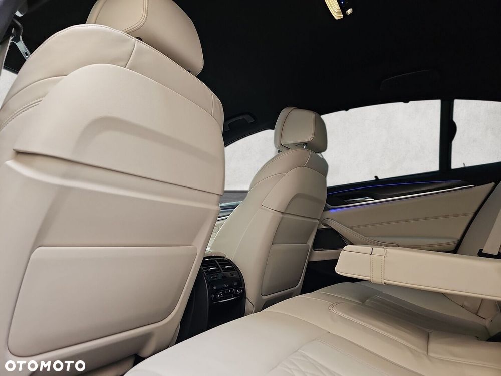 BMW Seria 5 - 30