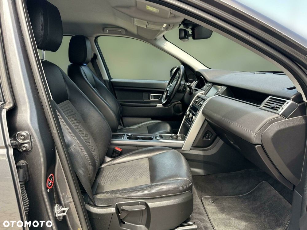 Land Rover Discovery Sport - 12