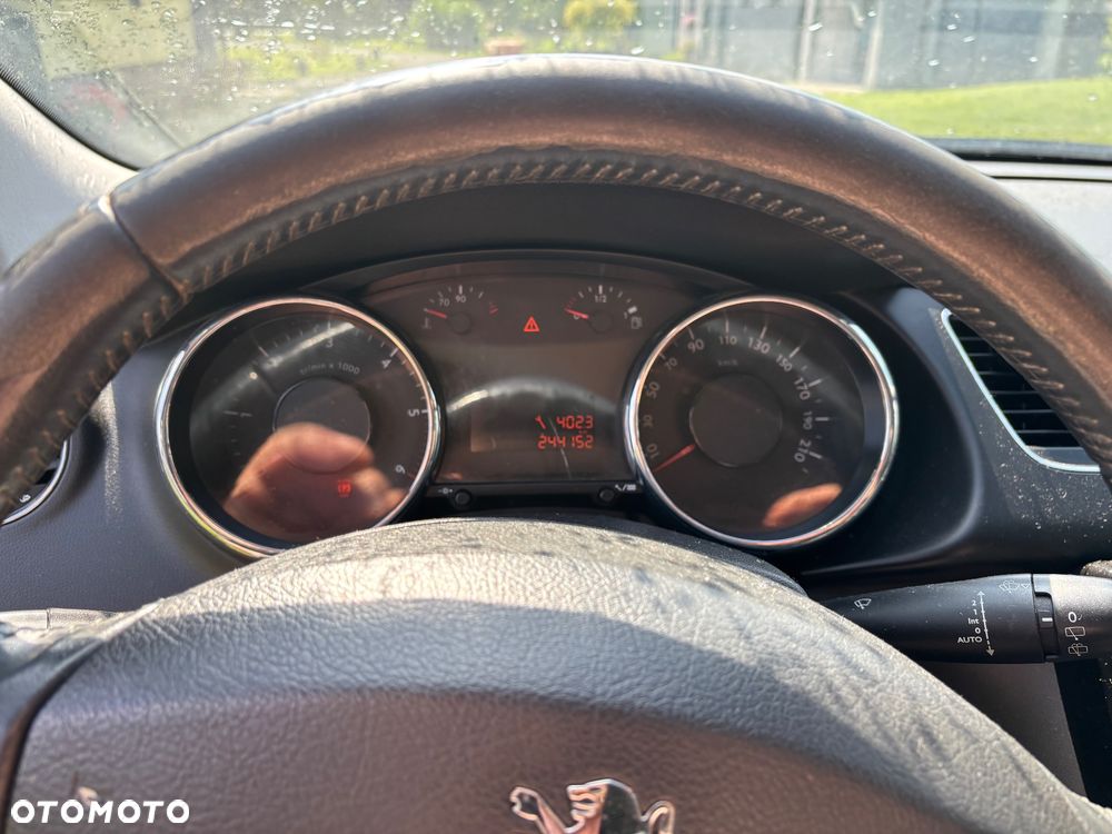 Peugeot 3008 1.6 HDi Premium - 4