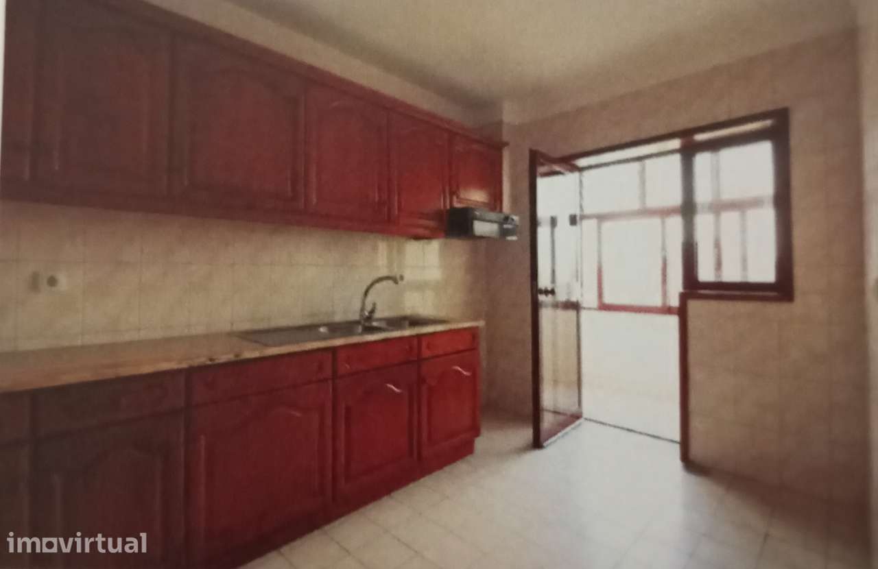 Apartamento T2 com Varanda e Garagem – Rotunda da Boavista, Porto - Grande imagem: 4/12