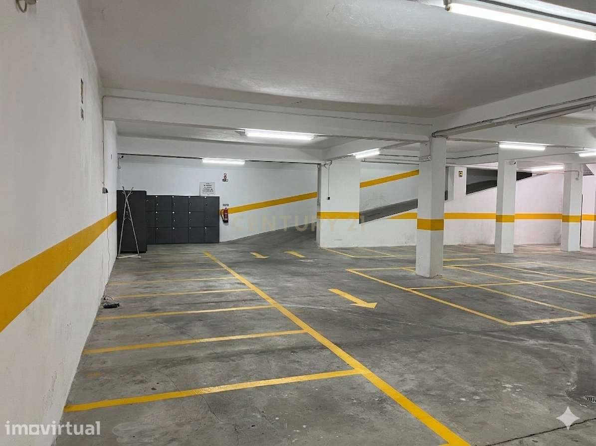 Armazém na Cova da Piedade em Almada - Grande imagem: 4/17