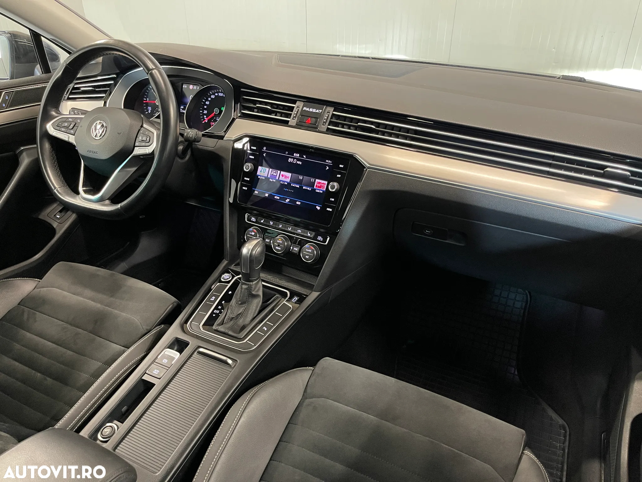 Volkswagen Passat 2.0 TDI DSG Highline - 8