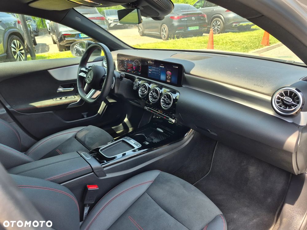 Mercedes-Benz Klasa A 200 AMG Line 7G-DCT - 25
