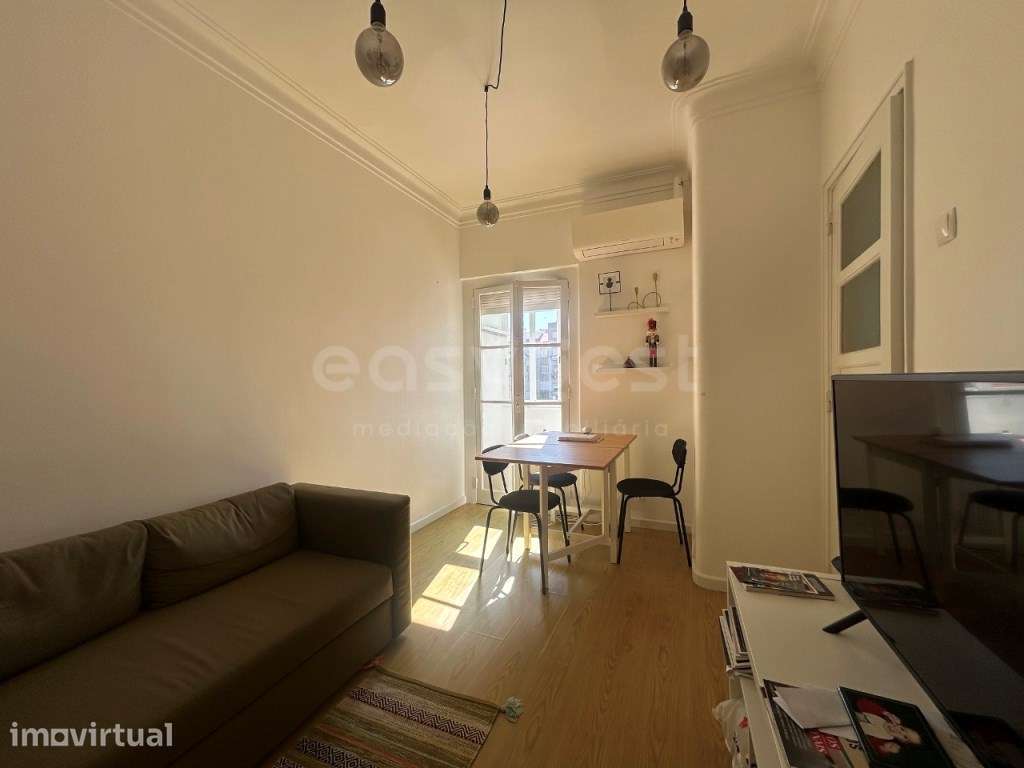 Apartamento T1 Renovado e Mobilado em Moscavide Junto à Estação de ... - Grande imagem: 2/21
