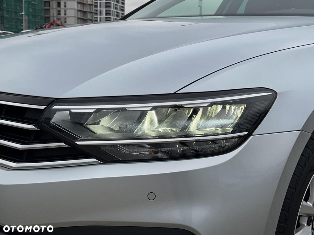 Volkswagen Passat - 32