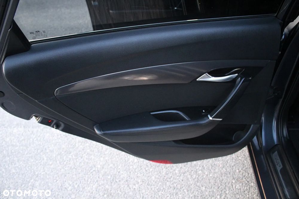 Hyundai i40 Kombi 1.7 CRDi Premium - 25