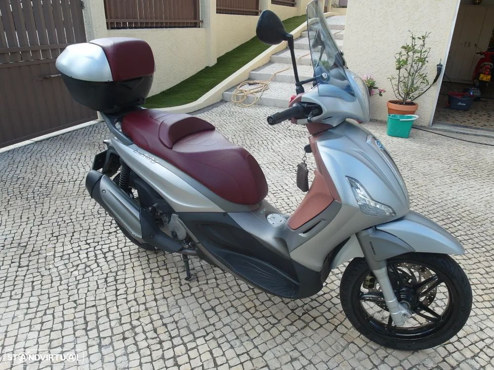Piaggio Beverly Sport Turing 350 CC - 12