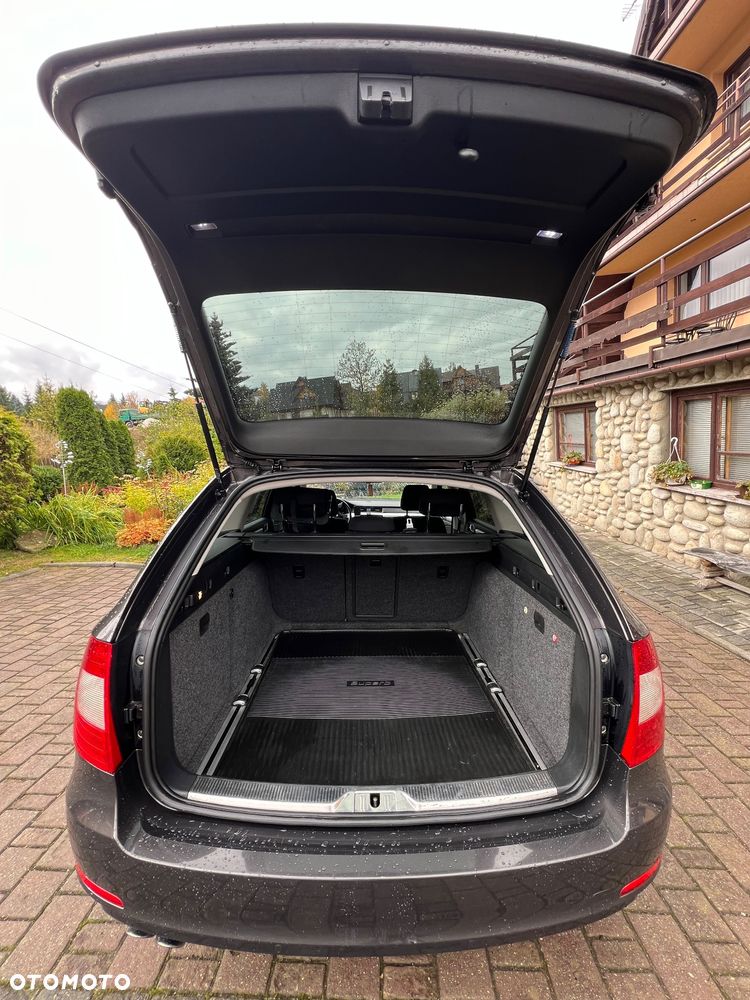 Skoda Superb 2.0 TDI Ambition DSG - 20