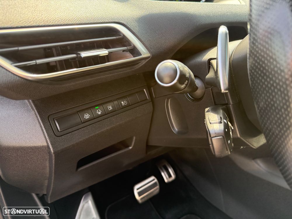 Peugeot 3008 1.6 Hybrid4 GT Pack e-EAT8 - 17