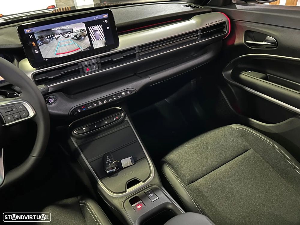 Jeep Avenger 1.2 e-Hybrid Summit DCT - 25