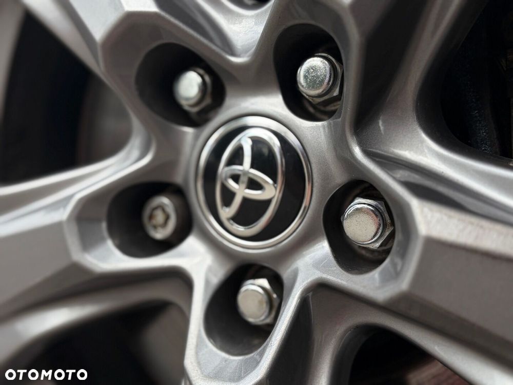 Toyota RAV4 - 6