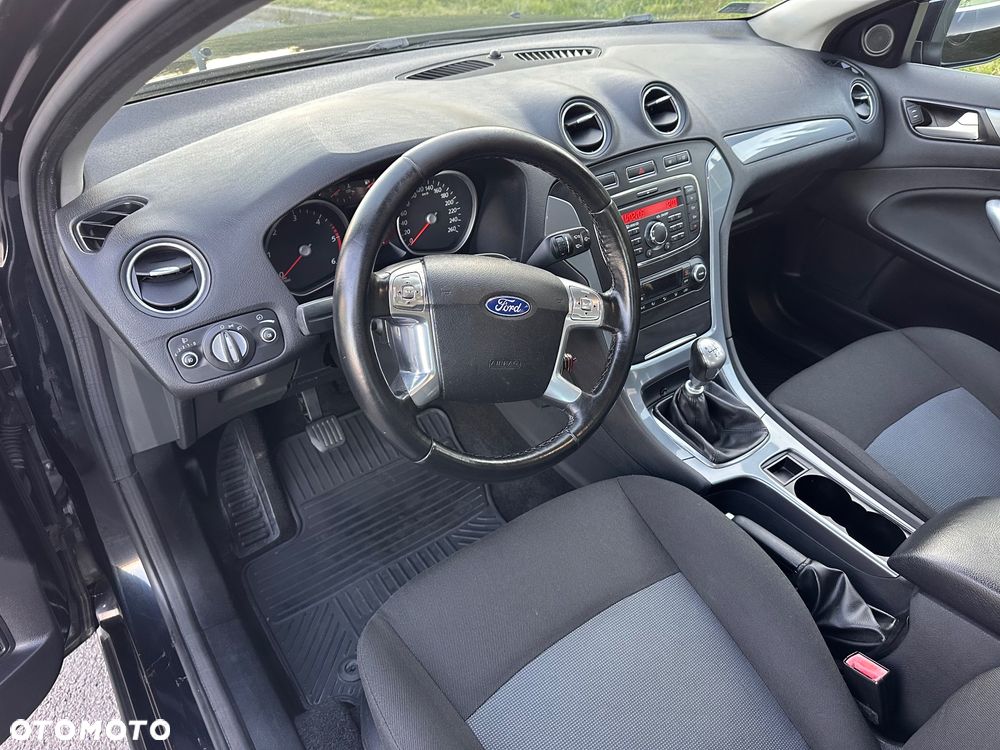 Ford Mondeo - 20