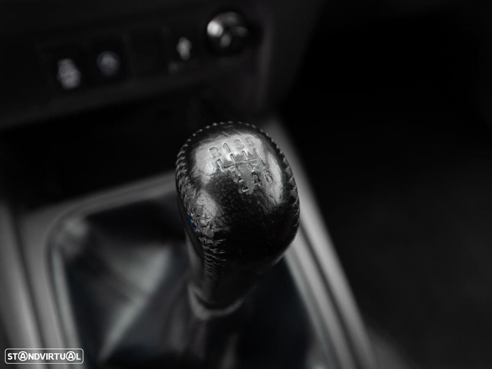 Mitsubishi L200 2.4 DI-D Club Invite 4WD c/IVA - 20