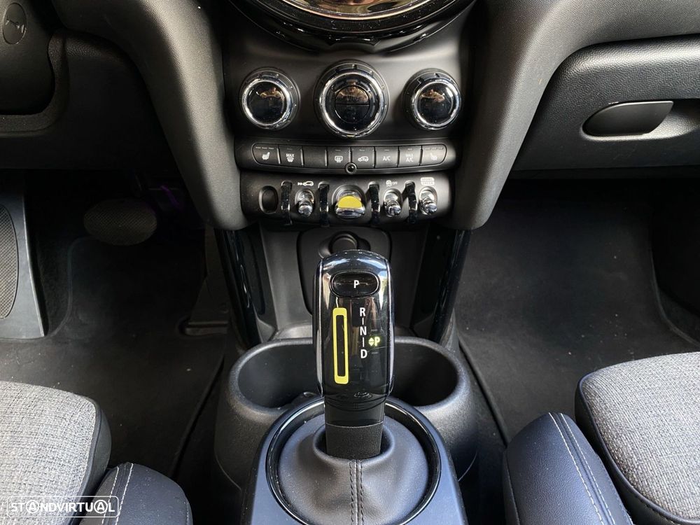 MINI 3 Portas Cooper SE Premium Classic - 12