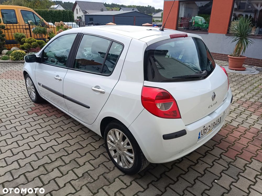Renault Clio 2.0 16V Privilege - 6