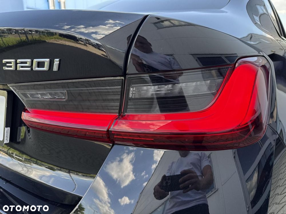 BMW Seria 3 320i - 21