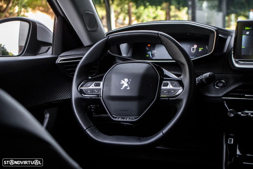 Peugeot e-2008 Allure - 31