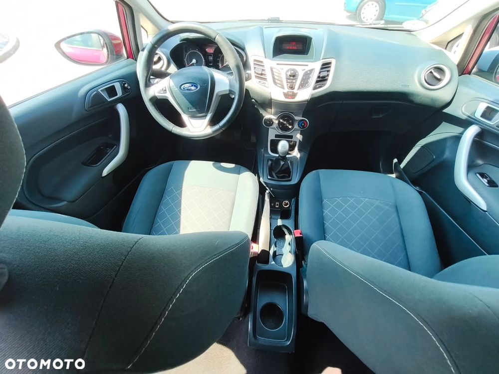 Ford Fiesta 1.25 Ghia - 8