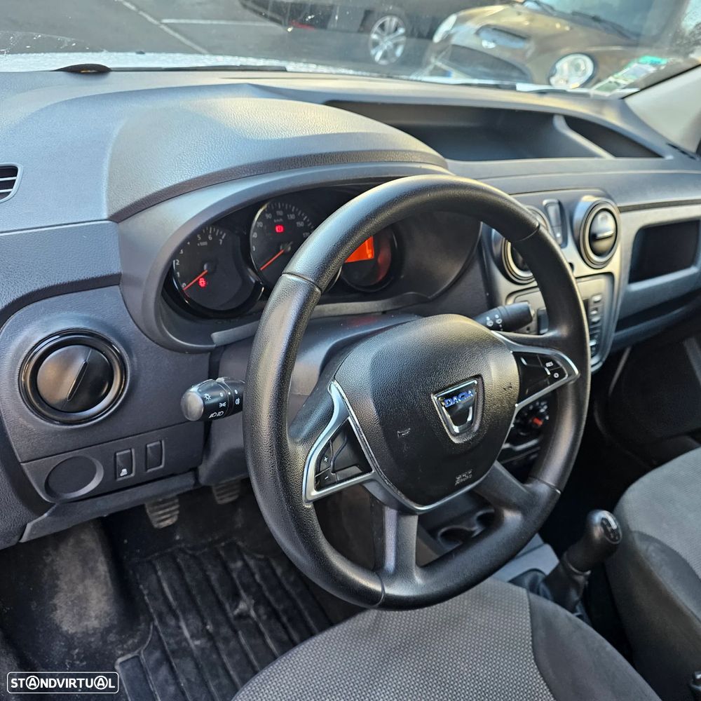 Dacia Dokker isótermica - 18