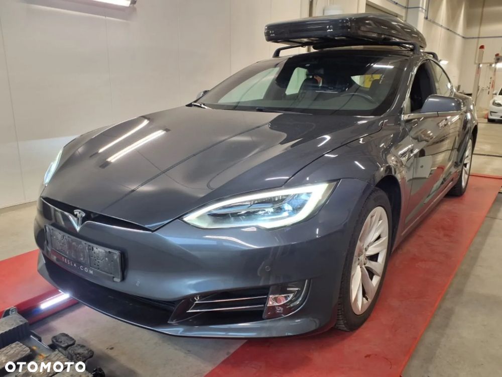 Tesla Model S - 19
