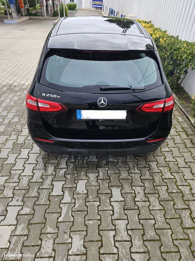 Mercedes-Benz B 250 e 8G-DCT - 5