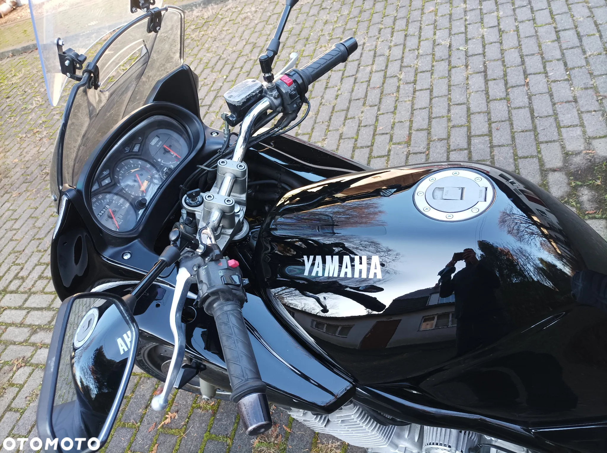 Yamaha XJ - 6