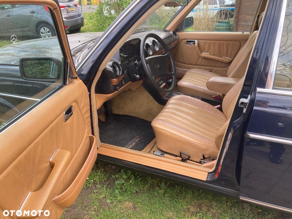 Mercedes-Benz W123 - 4
