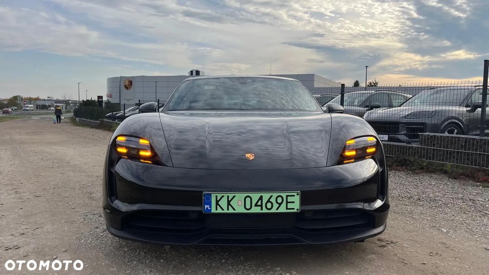 Porsche Taycan - 18