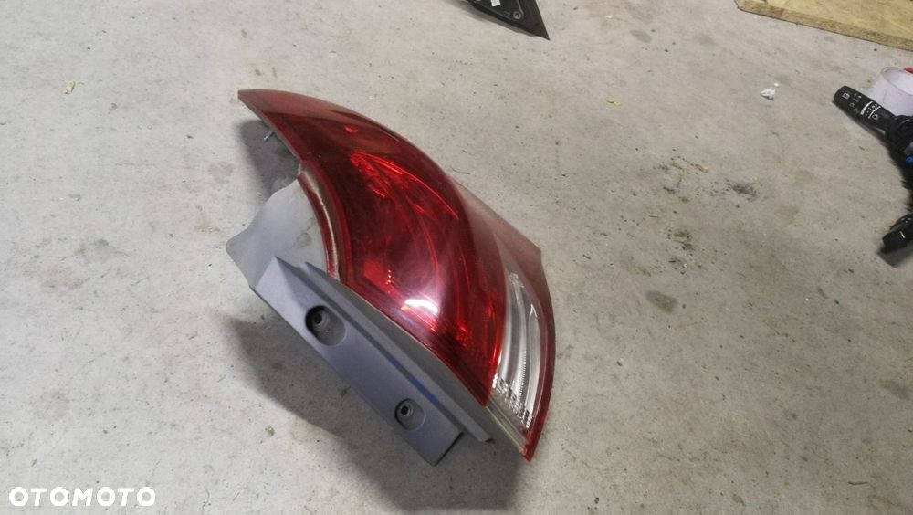 Lampa prawa tył tylna w błotnik Hyundai IX20 09-15 - 4