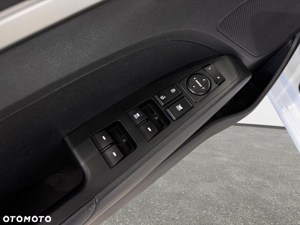 Hyundai Elantra - 14