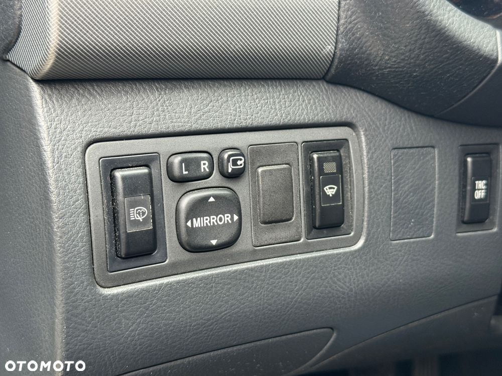 Toyota Avensis - 13