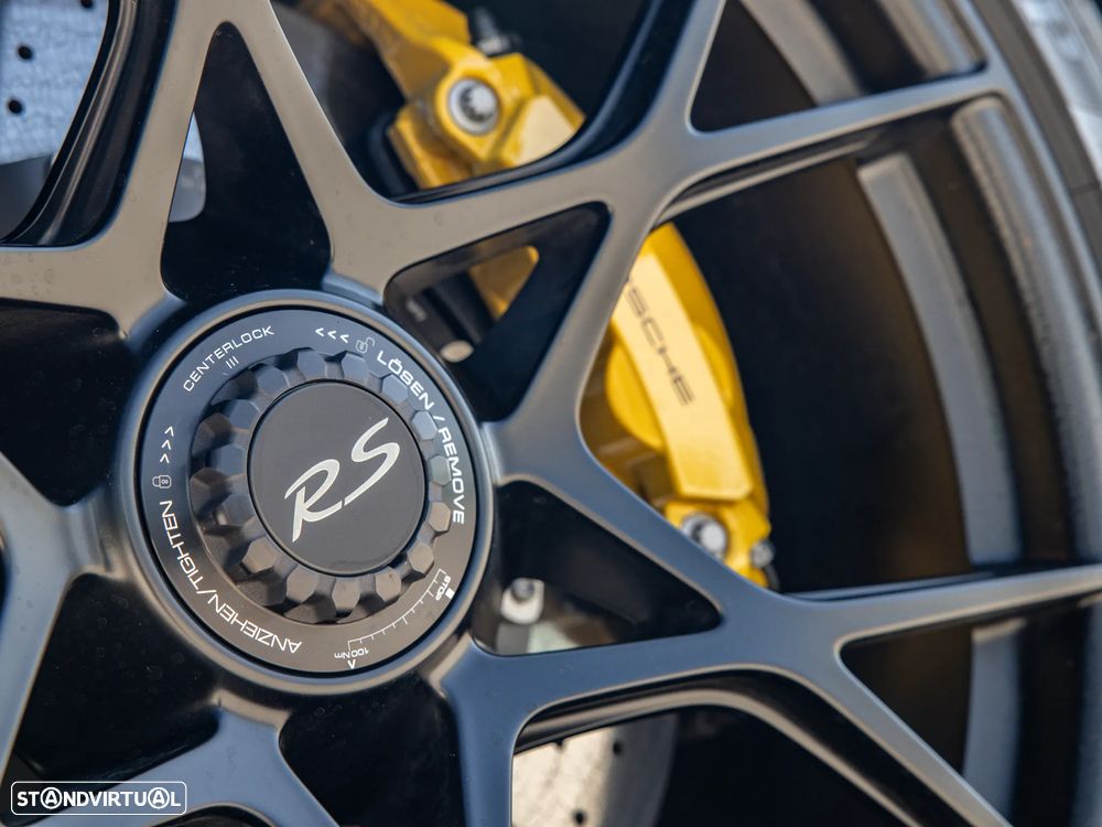 Porsche 718 Spyder - 40