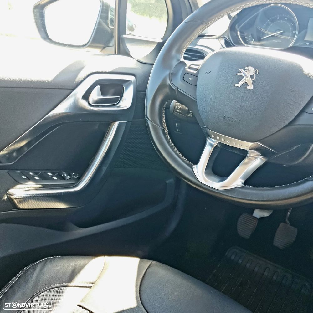 Peugeot 2008 PureTech 110 Stop&Start Allure - 17