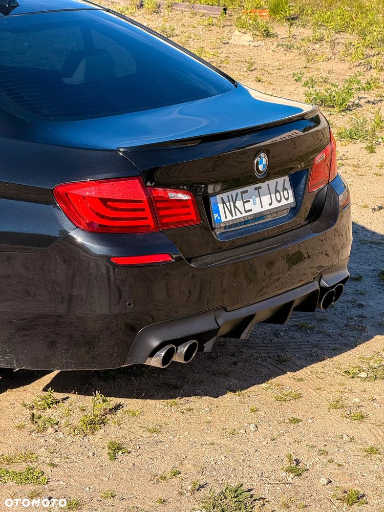 BMW Seria 5 550i xDrive - 8