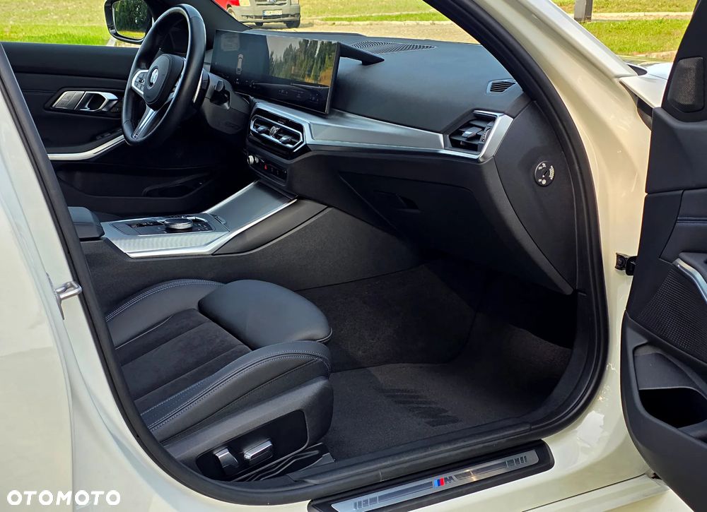 BMW Seria 3 320d Touring xDrive M Sport - 13