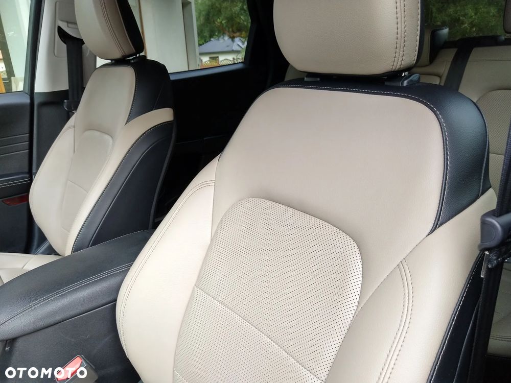 Ford Kuga - 10