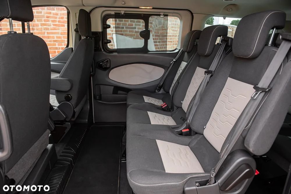 Ford Tourneo Custom 300 L1H1 VA Titanium - 25