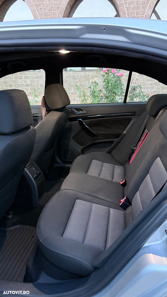 Skoda Octavia 1.6 MPI Ambiente - 19