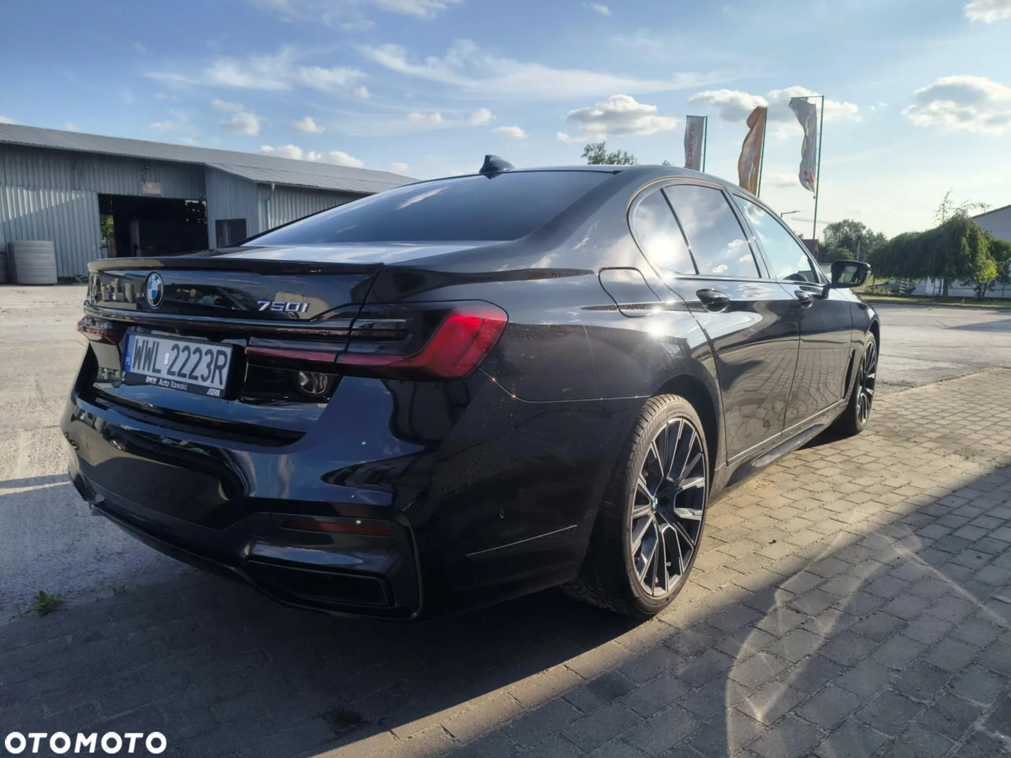 BMW Seria 7 750i xDrive sport - 3