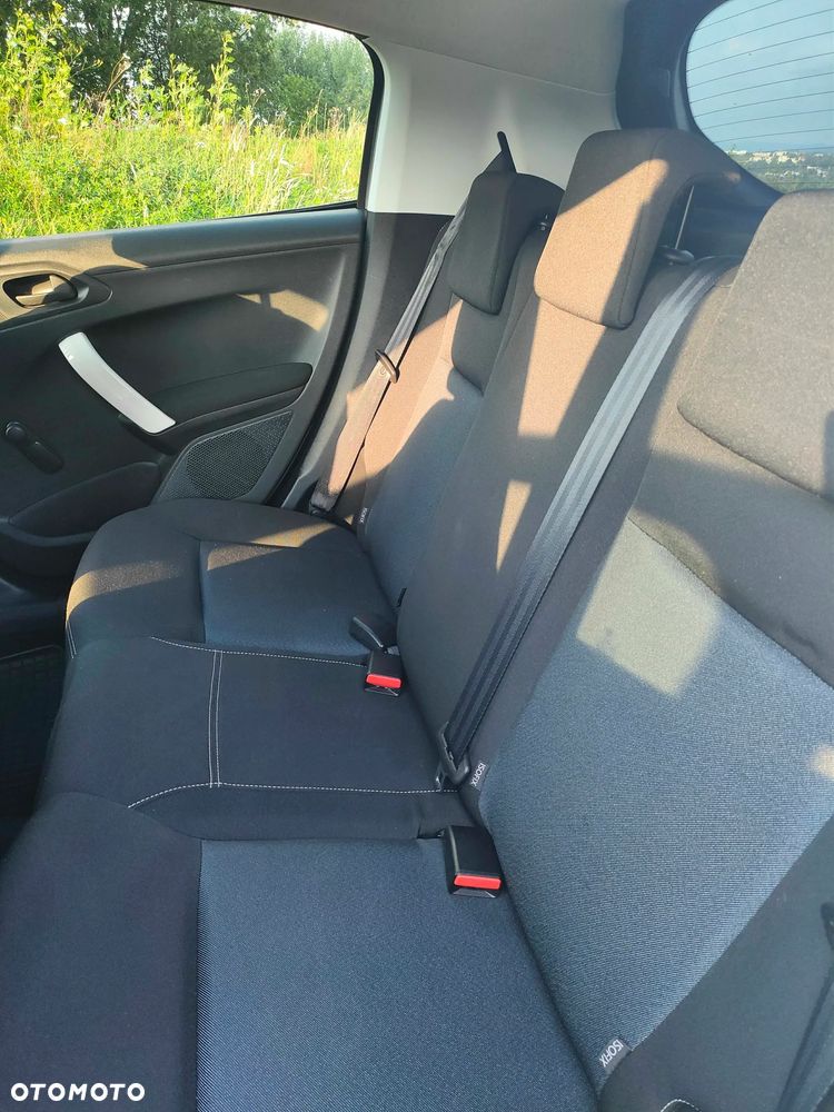 Peugeot 208 - 5