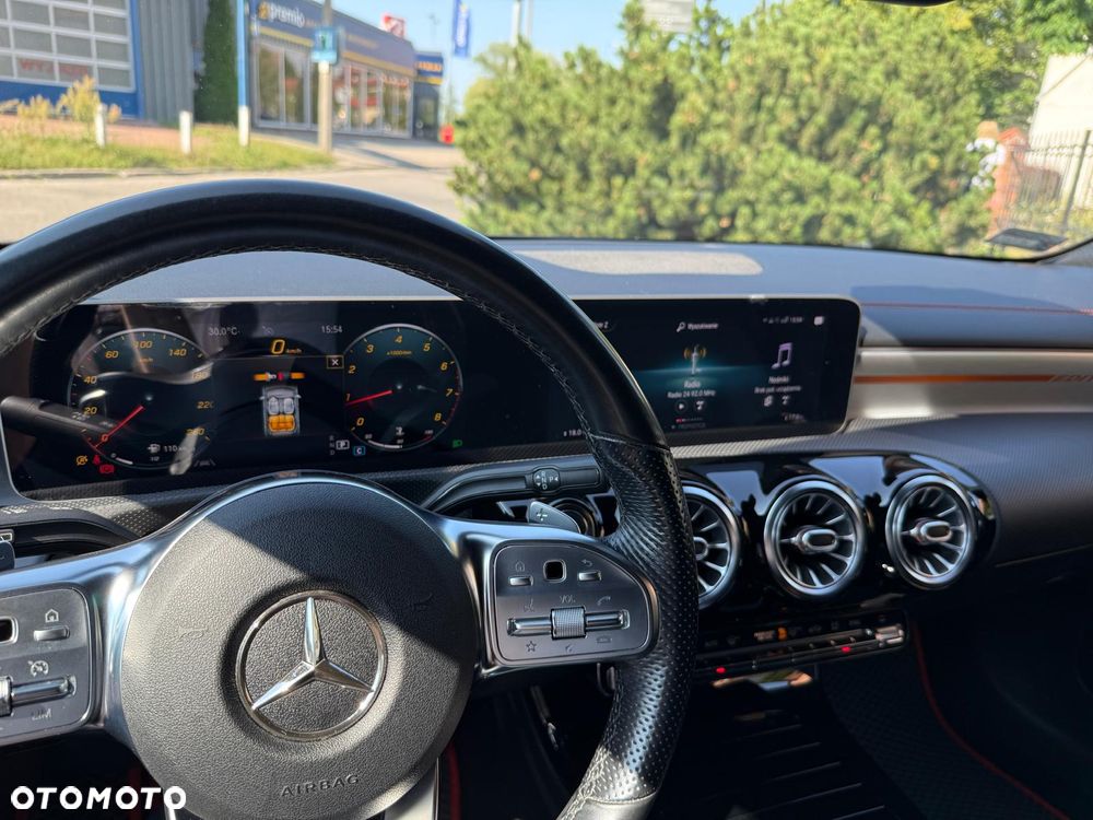 Mercedes-Benz CLA 200 7G-DCT - 8
