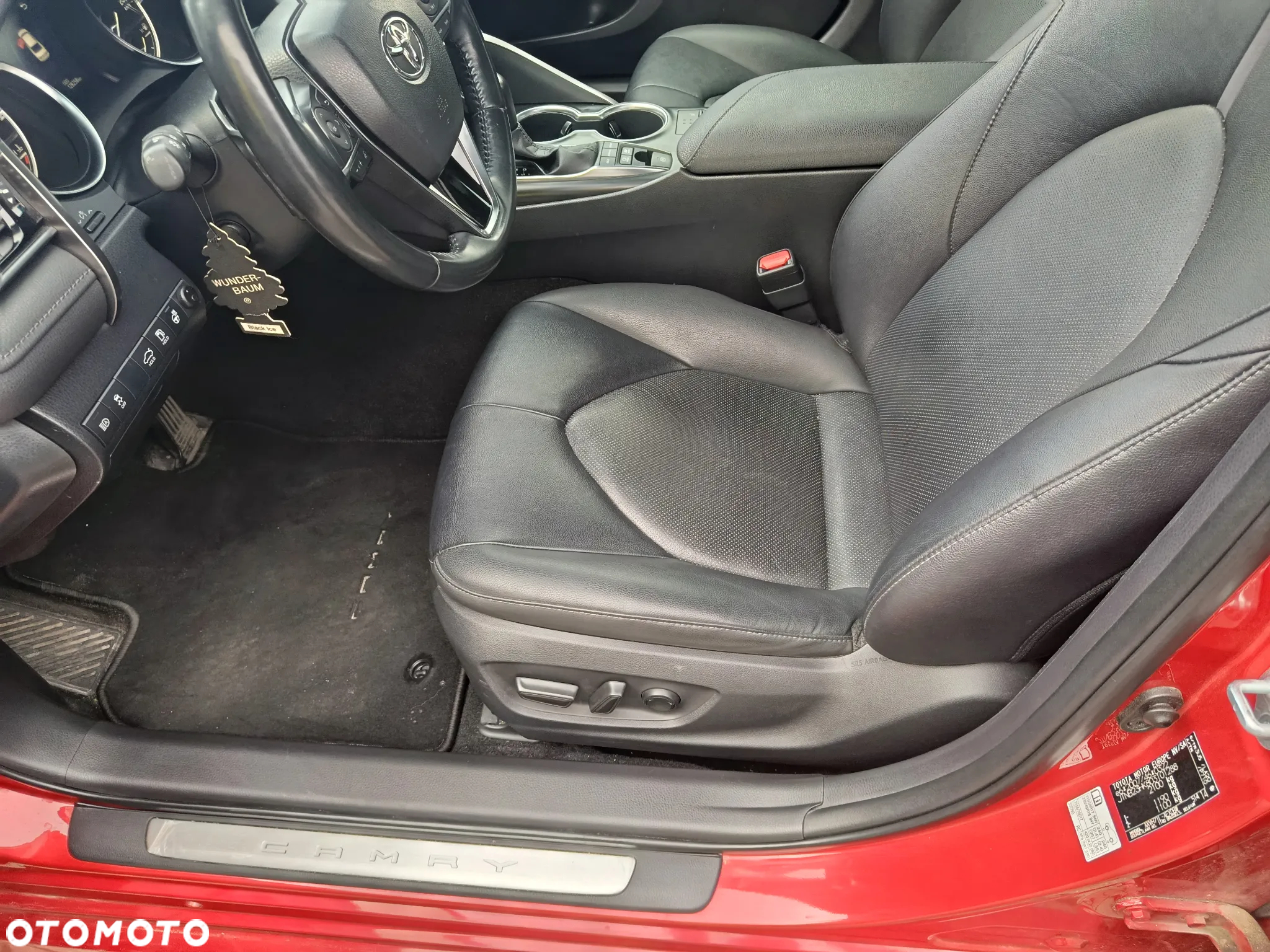 Toyota Camry 2.5 Hybrid Executive CVT - 6