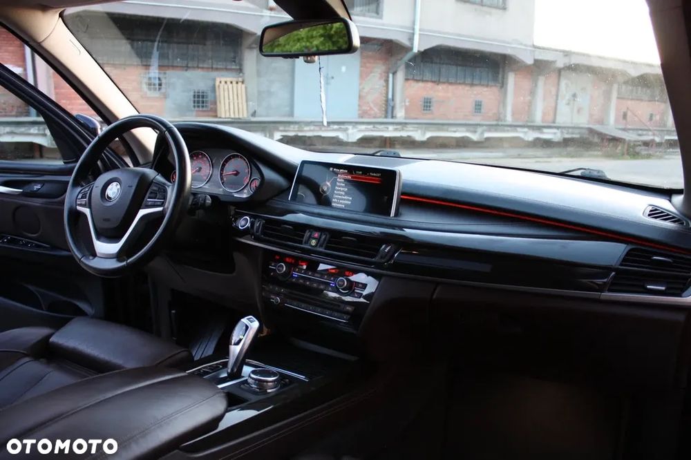 BMW X5 xDrive50i - 9