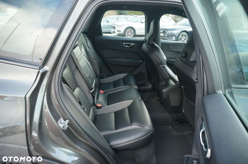 Volvo XC 60 B4 B Geartronic RDesign - 32