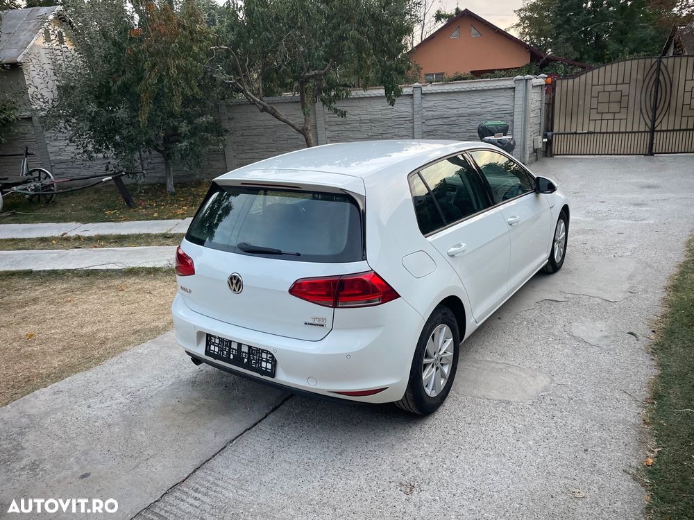 Volkswagen Golf - 6