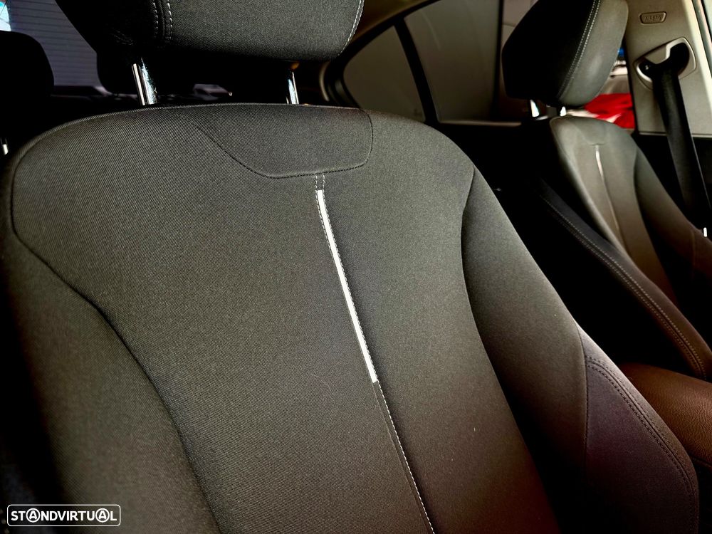 BMW 320 d Sport Line - 33